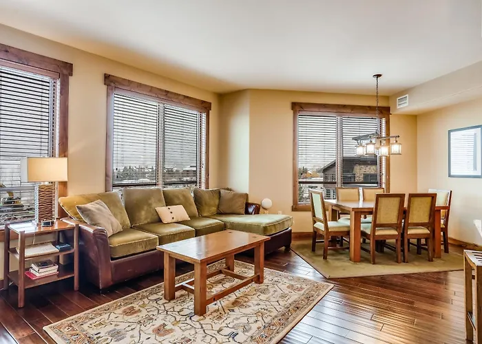 Trailhead Lodge